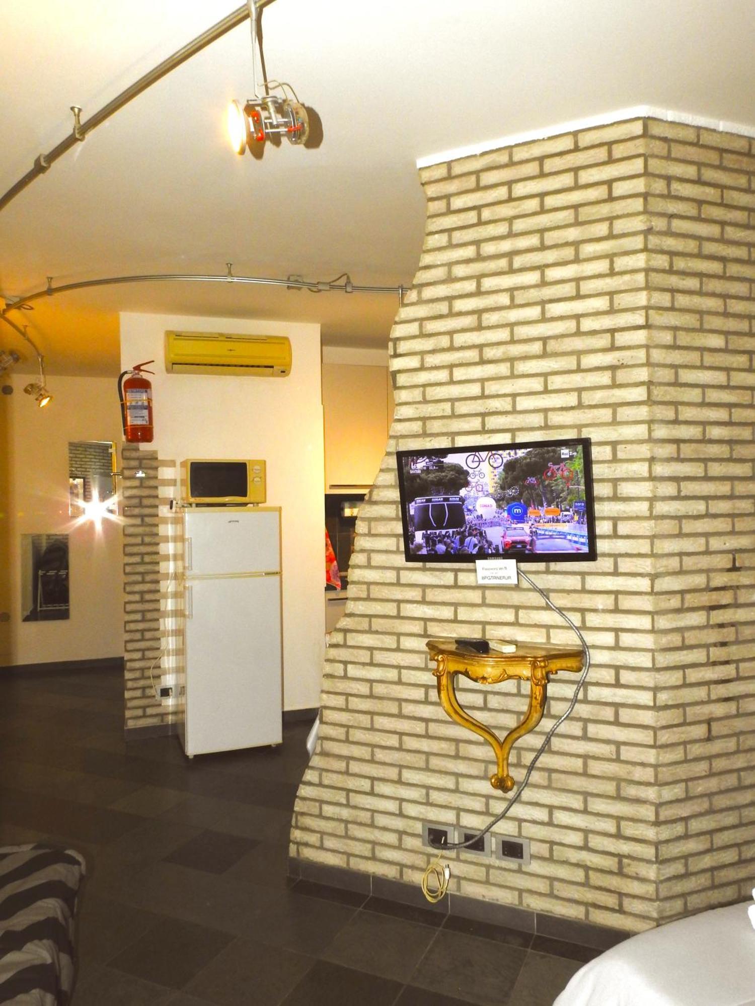 Dormire In Centro Trieste Studio Galleria 16 외부 사진